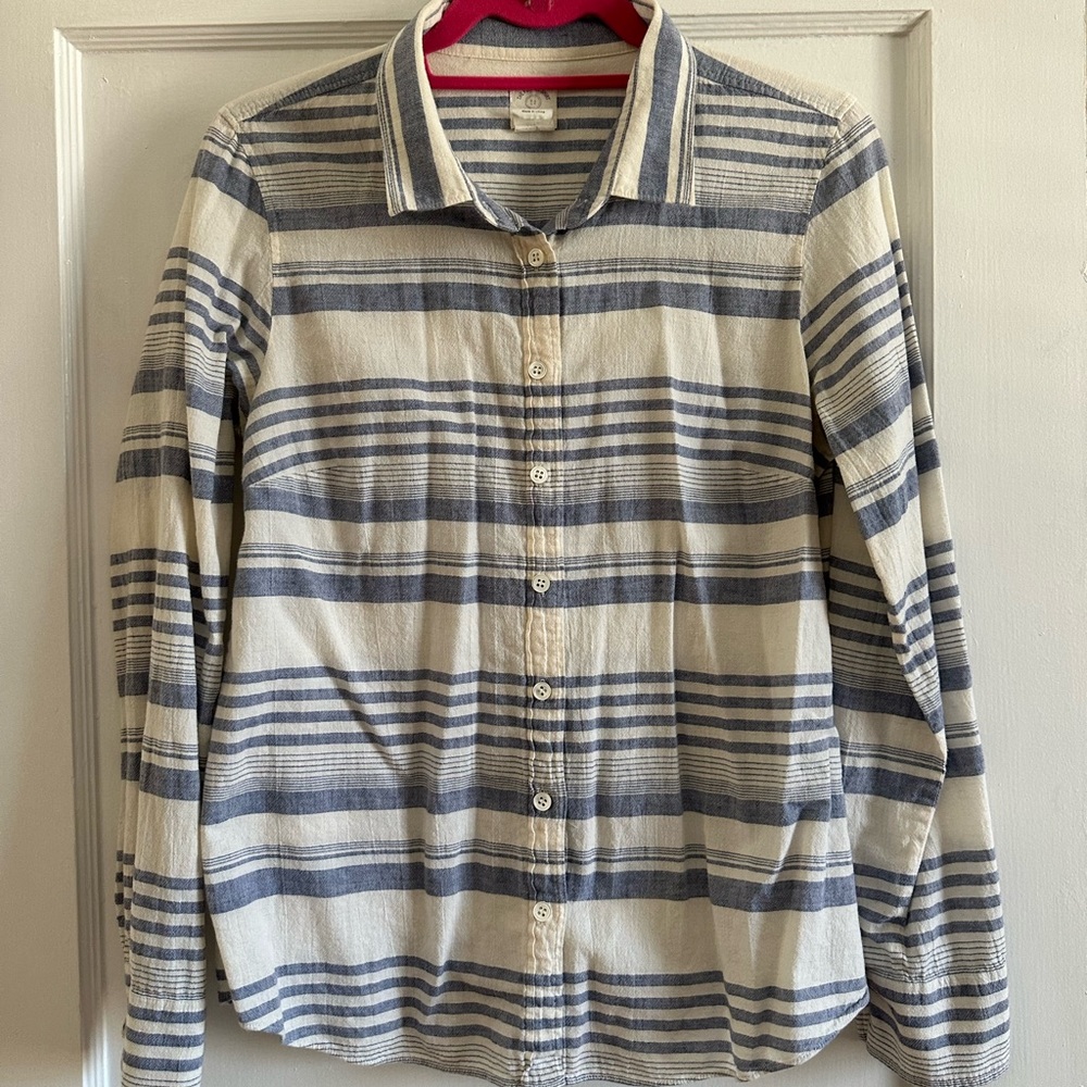 J Crew | the perfect shirt blue & white striped
